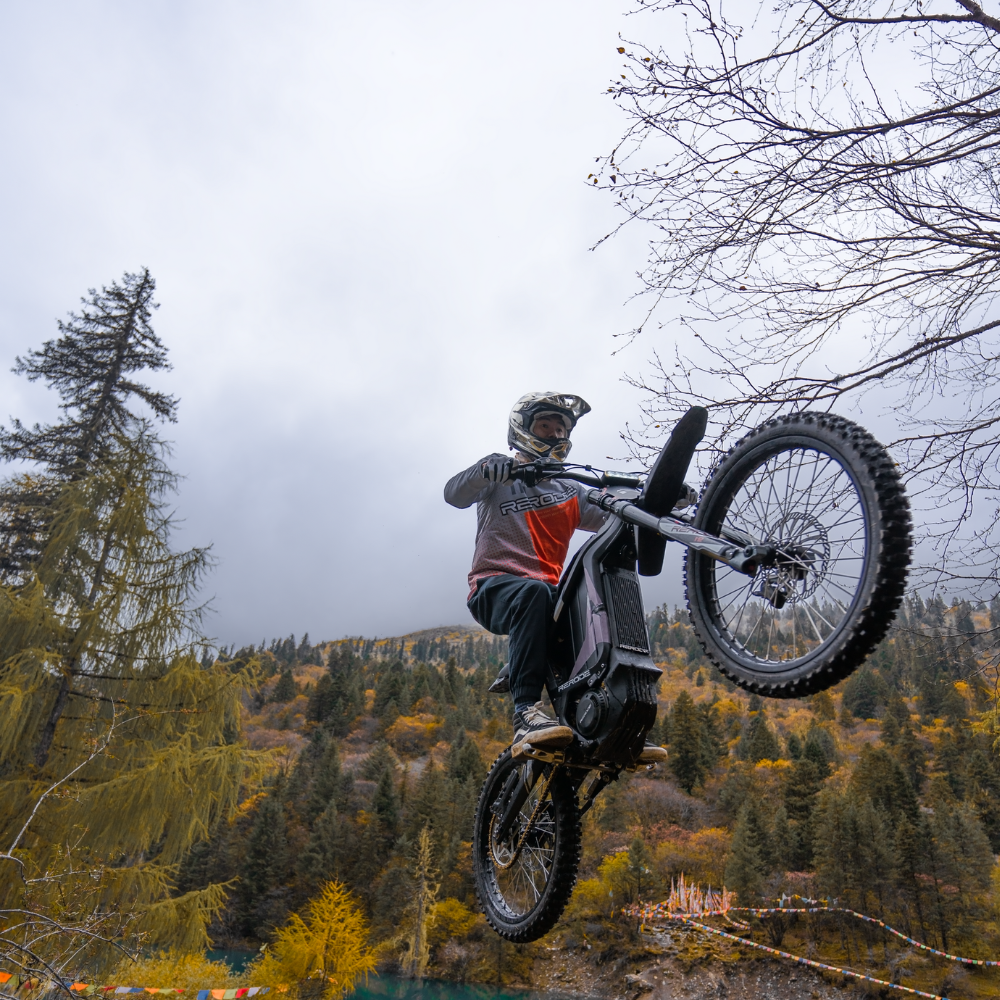 72V 8000W Electric Dirt Bike - 85km/h Top Speed, 35Ah Batter